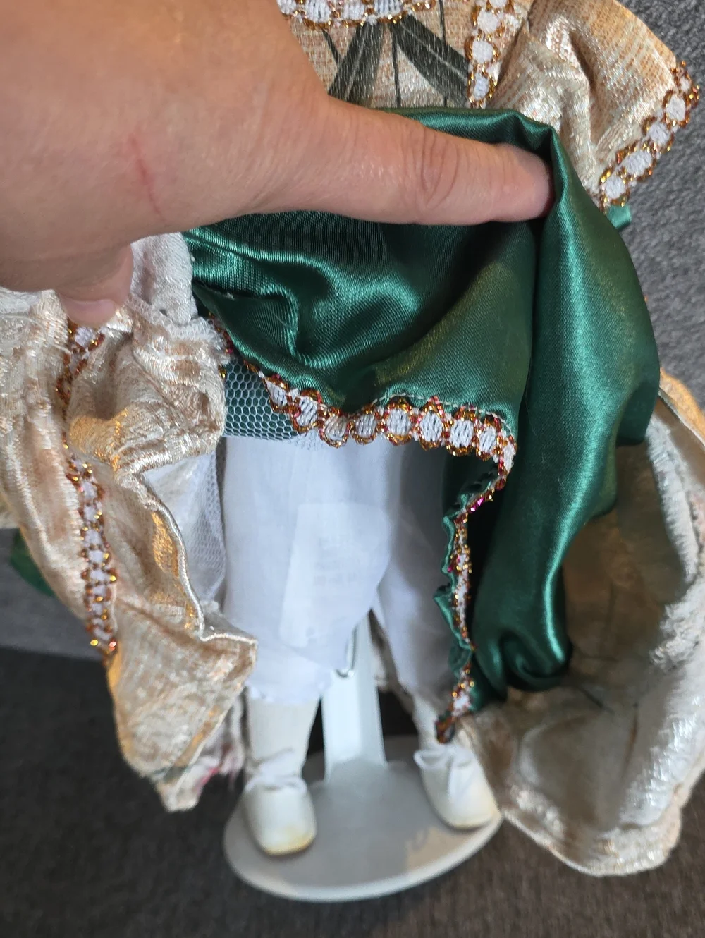 vintage porcelain doll from the Rose Collection (1-5000 series